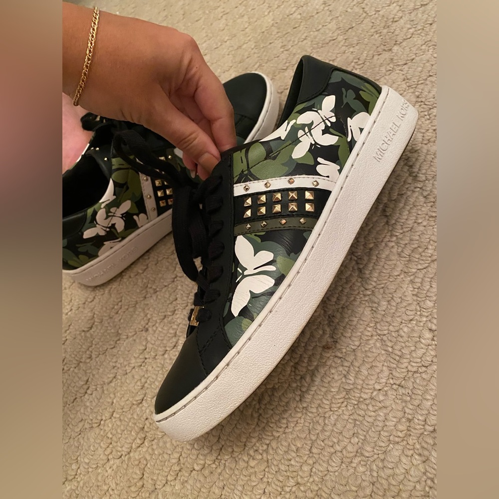 MICHAEL KORS Butterfly Leather Sneaker